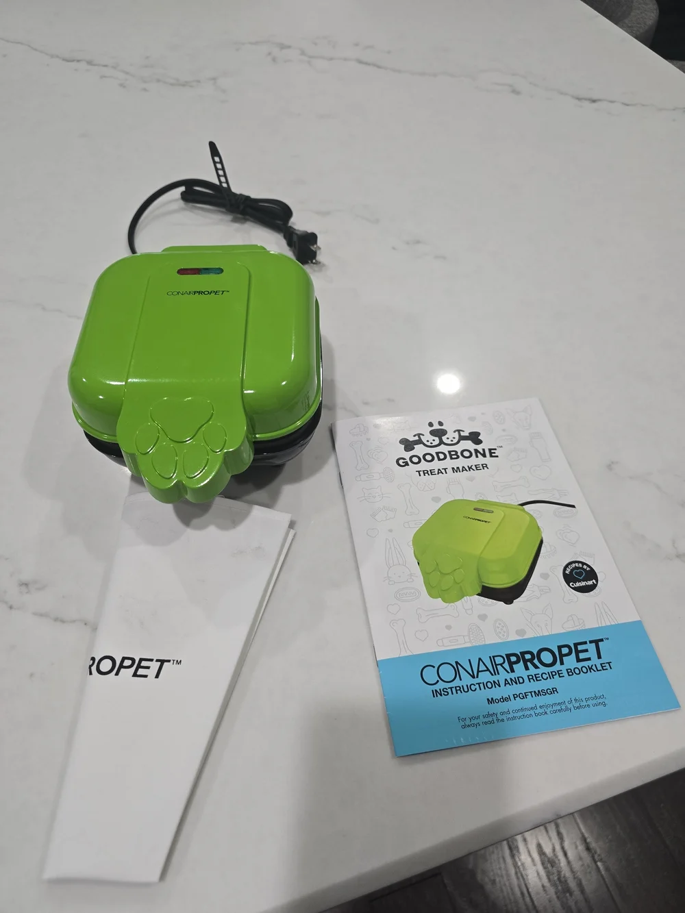 ConairPROPET GoodBone Dog Treat Maker - Immaculate w/ Recipes